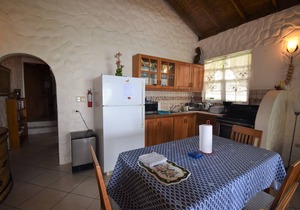 Beachfront 2BR Family Apartment Courland Bay, Saltwater Pool & Panoramic Viewsn