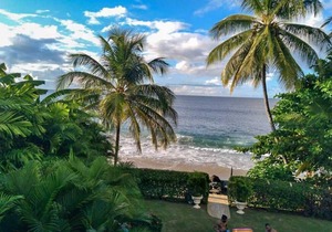 Beachfront 2BR Family Apartment Courland Bay, Saltwater Pool & Panoramic Viewsn