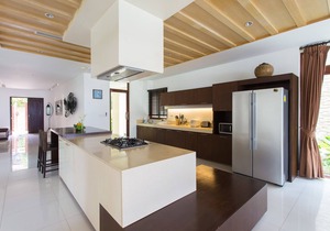 Beachfront Amatapura villa 10