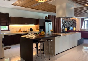 Beachfront Amatapura villa 10