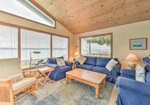 Beachfront Whidbey Island Home and Apartment!