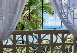 Beachside Cottage - right on the beach!