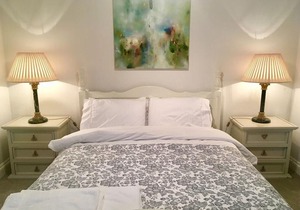 Beautiful 1br In Historic St Aubin House