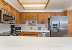 Beautiful 2 Bedroom With View Of The Ocean