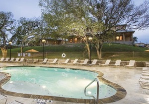 Beautiful 2 bedroom unit at resort, sleeps 6