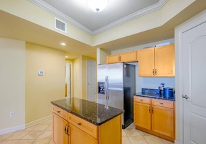 Beautiful 3 Bedroom/3 Bathroom Condo Overlooking
