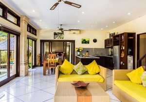 Beautiful 3BR Villa, 4Min Drive To Seminyak Square! - W/Private Swimming Pool!