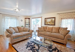 Beautiful Apartment-5 Beds-Parking-Super Clean!