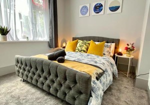 Beautiful Apartment - 5 Minute Walk to the Best Beach! - Great Location - Parking - Fast WiFi - Smart TV - Newly decorated - sleeps up to 4! Close to Bournemouth & Poole Town Centre