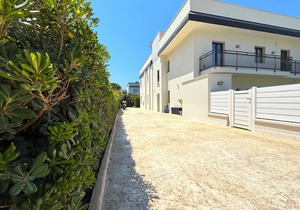 BEAUTIFUL apartment A FEW STEPS from the sea!