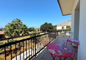 BEAUTIFUL apartment A FEW STEPS from the sea!