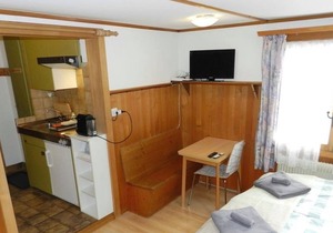 Beautiful apartment for 2 people with WIFI, balcony and parking