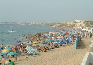 Beautiful apartment, high standing of 125 m2 on the seafront in the seaside village.