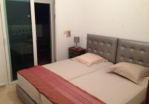 Beautiful apartment, high standing of 125 m2 on the seafront in the seaside village.