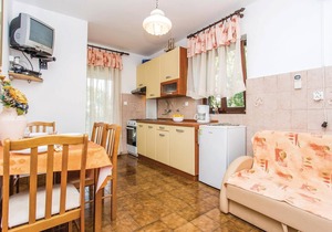 Beautiful apartment in Malinska