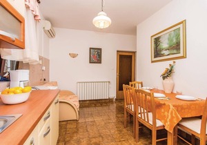 Beautiful apartment in Malinska