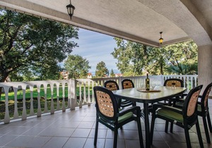 Beautiful apartment in Malinska