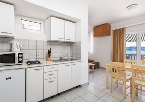 Beautiful apartment in Prizna with WiFi