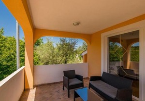 Beautiful Apartment In Polje With Wifi