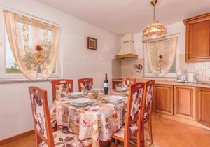 Beautiful Apartment In Polje With Wifi