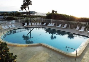 Beautiful Beach Escape - Just Steps Away From Pier
