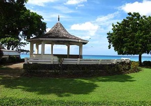 Beautiful Beach Townhouse, private pool, 2 Bedroom