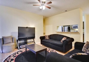 Beautiful Condo Near The Domain