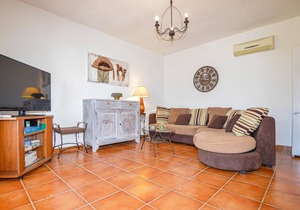 Beautiful home in Casalabriva with WiFi