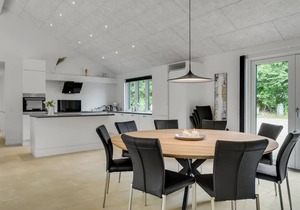 Beautiful home in Græsted with WiFi