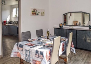 Beautiful home in Plouha with kitchen