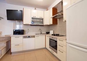 Beautiful home in Split with kitchen