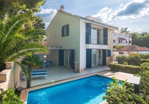 Beautiful home in Supetar