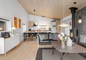 Beautiful home in Vestervig with WiFi