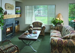 Beautiful resort in the heart of it all!