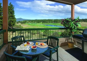 Beautiful resort in the heart of it all !