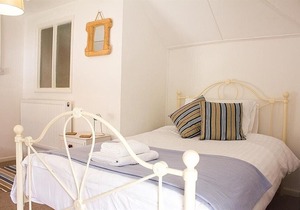 Beautiful Stone Cottage in Porthleven's Conservation Area Just 100m To Harbour