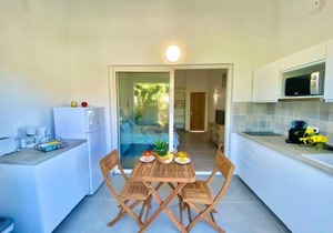 Beautiful suite S16, pool, next to Pinel Island