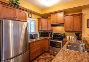Beautiful Townhouse on the lake. Winter Snowbirds welcome please enquire.