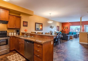 Beautiful Townhouse on the lake. Winter Snowbirds welcome please enquire.