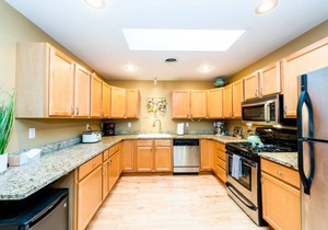 Beautiful Union Pier Condo with Association Pool! Close To Beach and Downtown!
