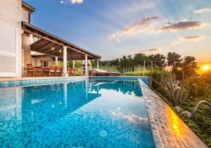 Beautiful villa on the island of Brac with infinity pool, beach at 30 meters