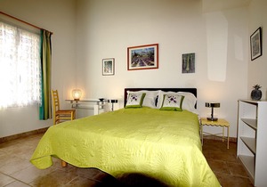 BED AND BREAKFAST 10 MINUTES FROM AVIGNON