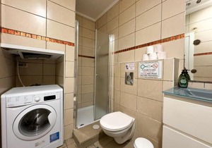 Begin19 Apartments & Hostel