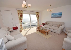 Bella Vista, Selsey - a family house that sleeps 8 guests in 4 bedrooms