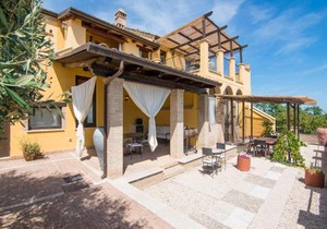 Belvilla by OYO Gardenia