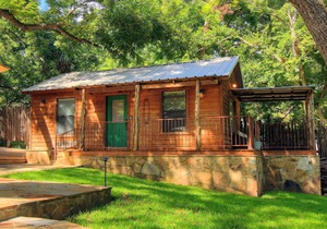 Best property on River Road! Luxury cabins, pavilion. Guadalupe Riverfront!