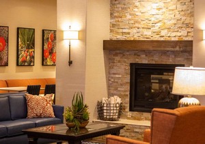 Best Western Plus A Wayfarer's Inn & Suites