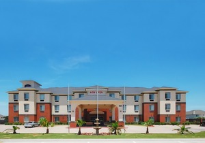Best Western Plus Lake Dallas Inn & Suites