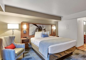 Best Western PLUS Navigator Inn & Suites