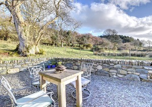 Beudy Menai - Two Bedroom House, Sleeps 4